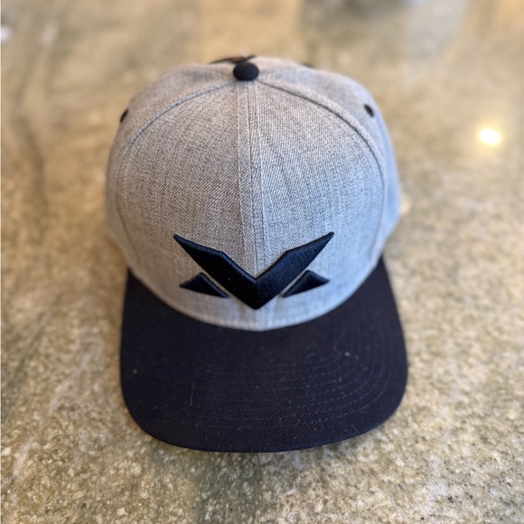BRAND NEW OFFICIAL MAX VERSTAPPEN F1 FLAT BILL CAP - Picture 1 of 9